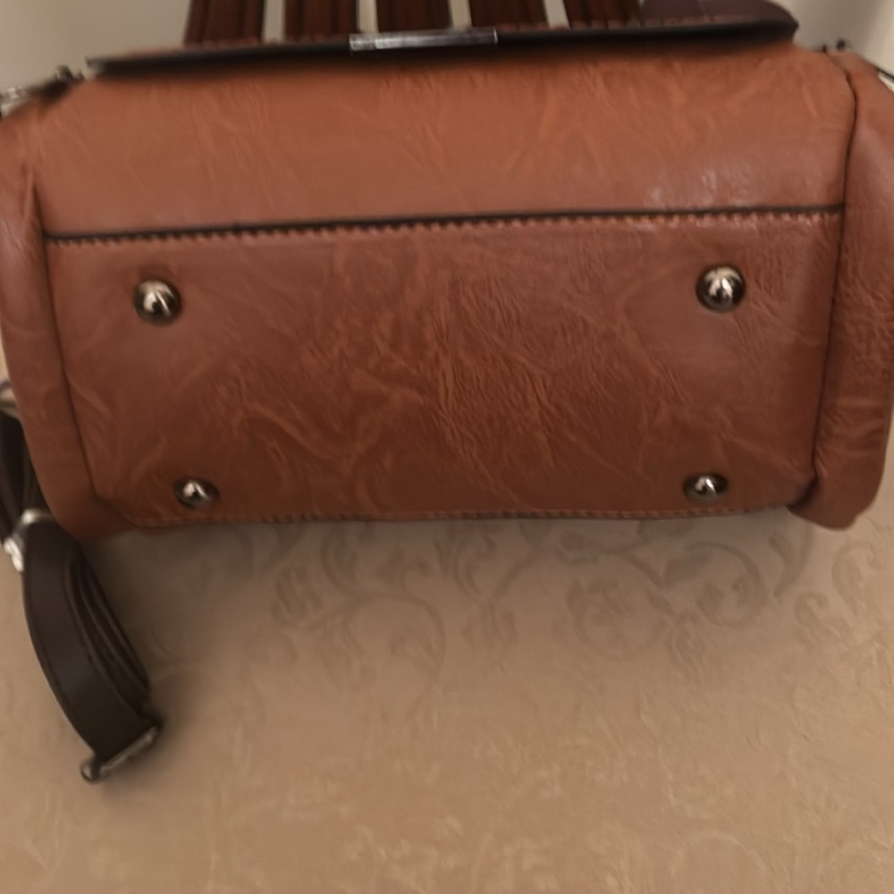 Retro Boston Barrel Bag - Picture 6 of 9